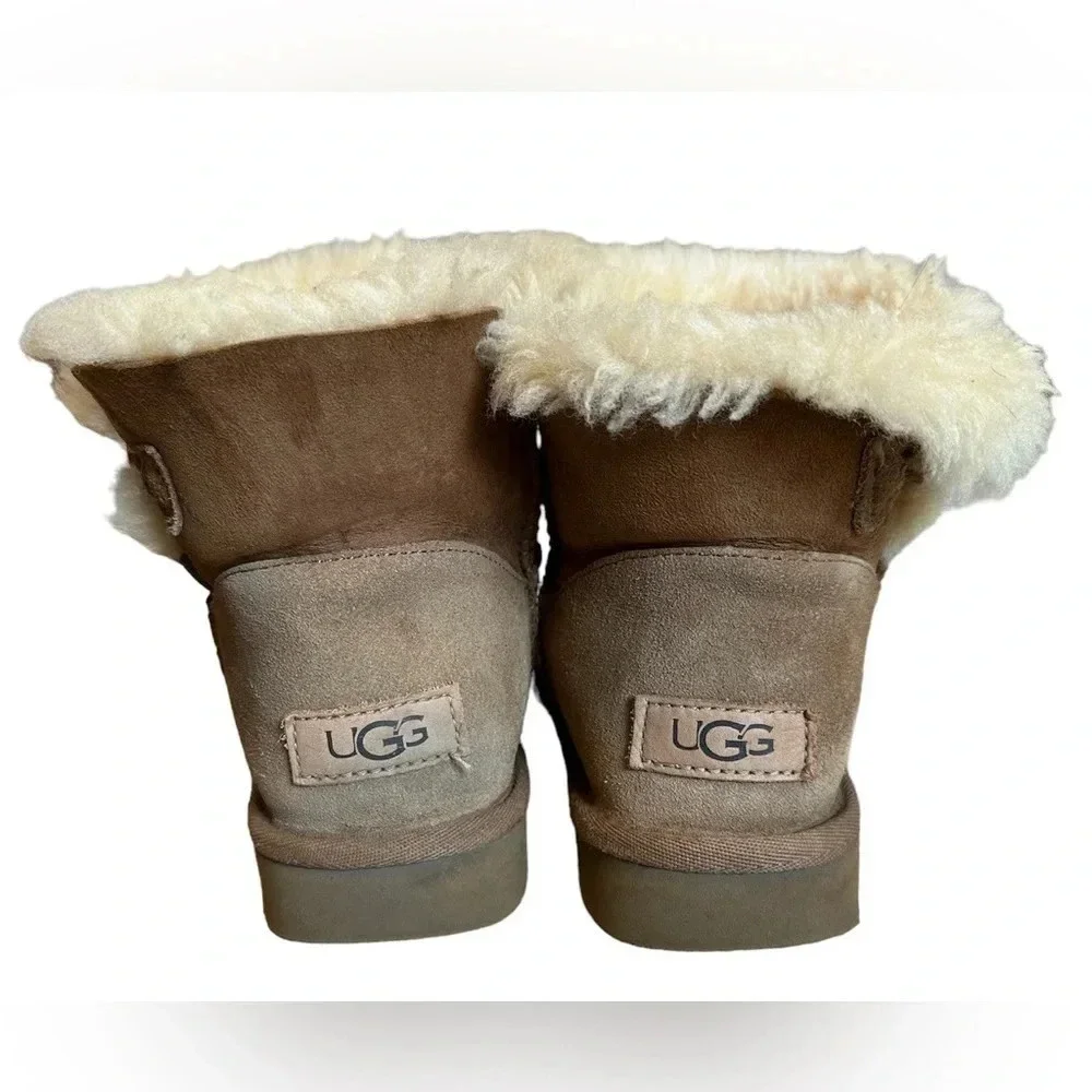 Ugg Mini Boots Bailey Button II Chestnut High Top Sheepskin Boot Women’s Size 5
